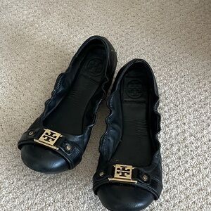 Tory Burch Black Leather Flats with Gold Accents Size 8 — Read Description